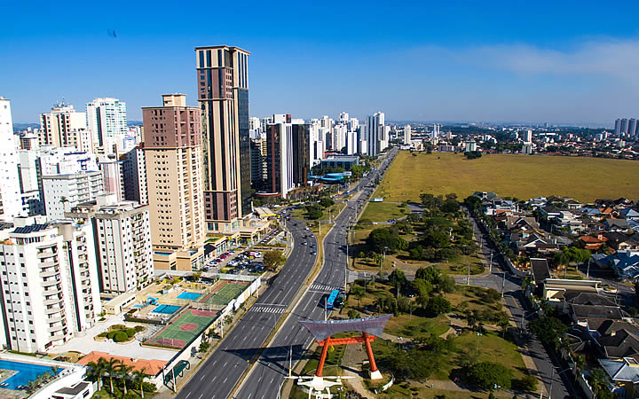 Avenida Cassiano Ricardo em São José dos Campos Avenida Cassiano Ricardo em São José dos Campos