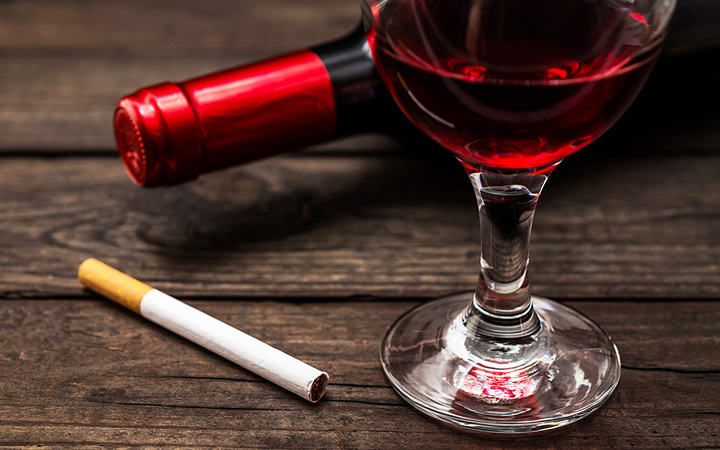 Cigarros e Bebidas