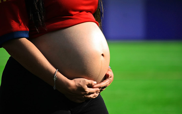 Grávida com menos de 24 semanas de gestação Grávida com menos de 24 semanas de gestação