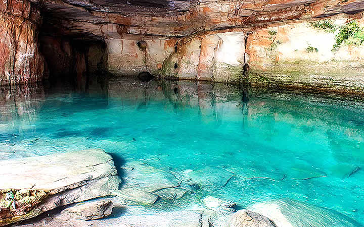 Lagoa Azul em Chapada dos Guimarães Lagoa Azul em Chapada dos Guimarães