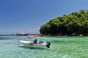 Lagoa Azul em Ilha Grande