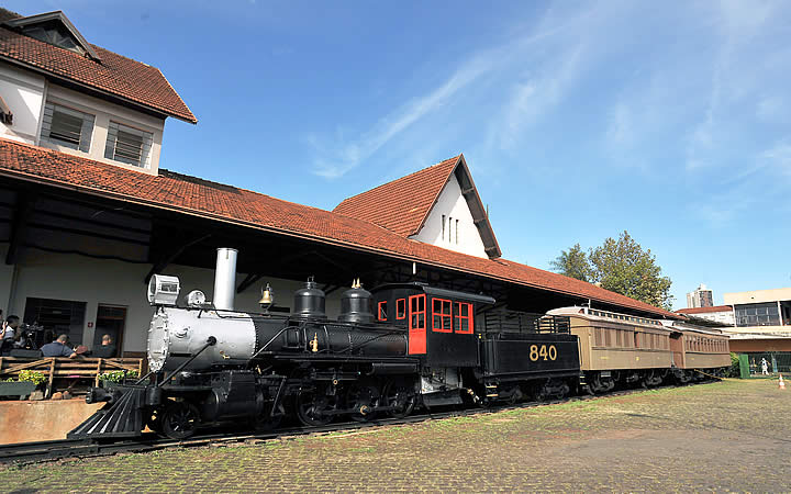 Locomotiva no Pátio do Museu Histórico de Londrina