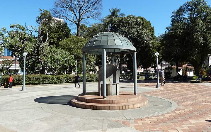 Praça dos macacos em Poços de Caldas