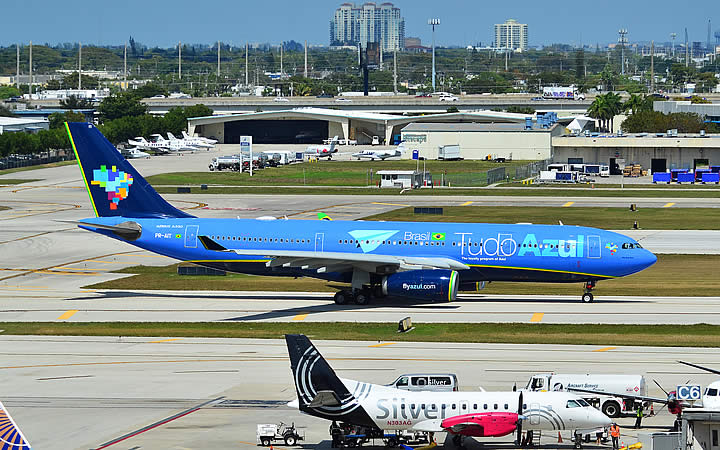 Avião da empresa Tudo Azul Avião da empresa Tudo Azul
