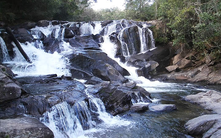 Cachoeira Meia Lua em Pirenópolis Cachoeira Meia Lua em Pirenópolis
