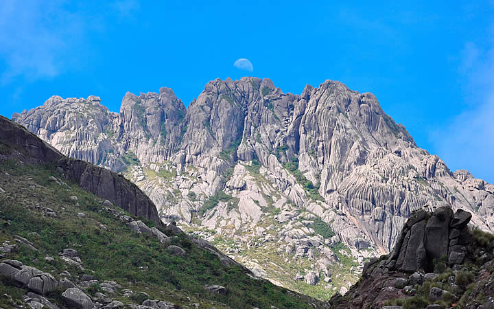 Pico das agulhas negras