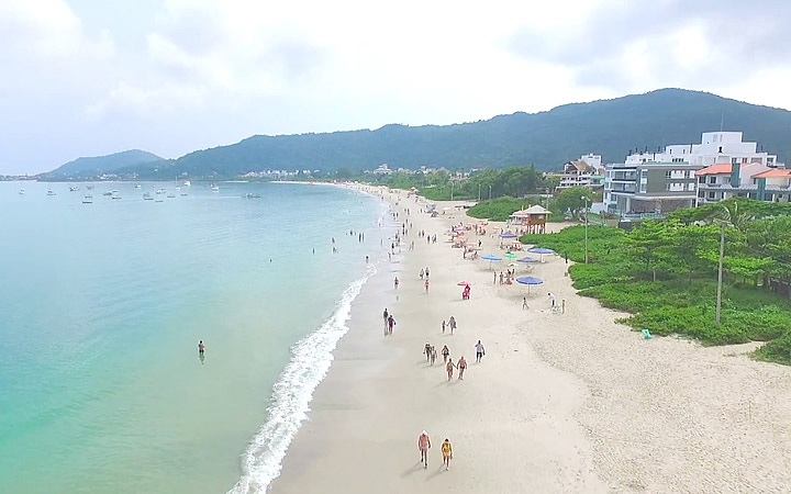 Praia da Cachoeira do Bom Jesus em Florianópolis