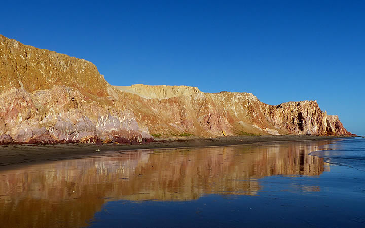 Praia de Ponta Grossa - Falésias Praia de Ponta Grossa - Falésias