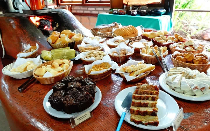 Café da manhã na Pousada Fenix