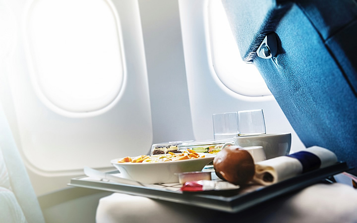 Comer no avião