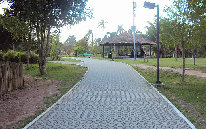 Pista de Cooper ao redor Lago Francisco Rizzo - Embu das Artes