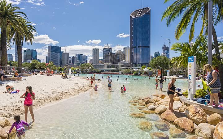 Praia artificial em Brisbane