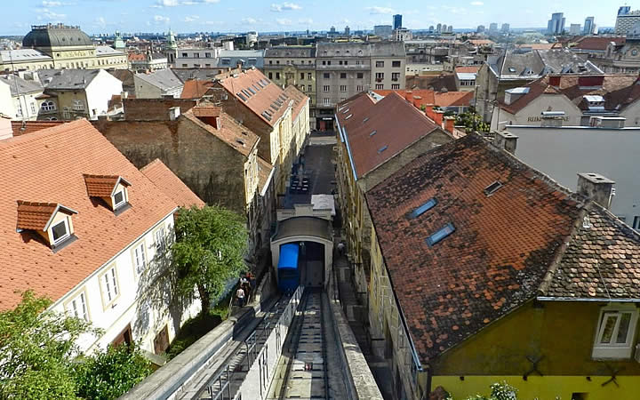 Estação que liga a cidade alta com a cidade baixa em Zagreb