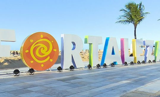 Fortaleza - Letreiro a beira da praia