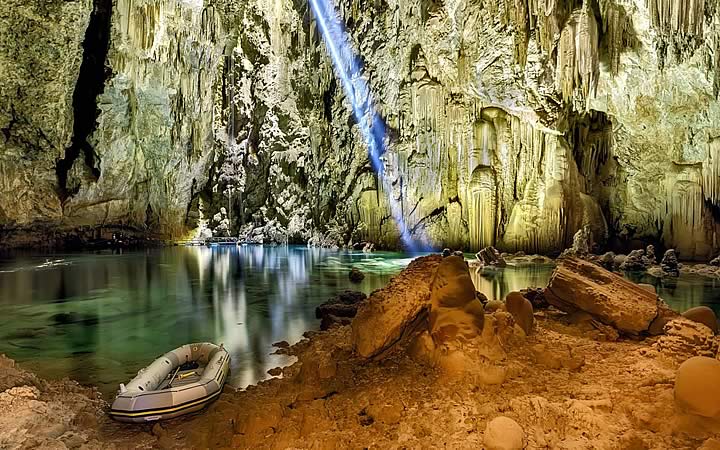 Abismo Anhumas em Bonito - Mato Grosso do Sul Abismo Anhumas em Bonito - Mato Grosso do Sul