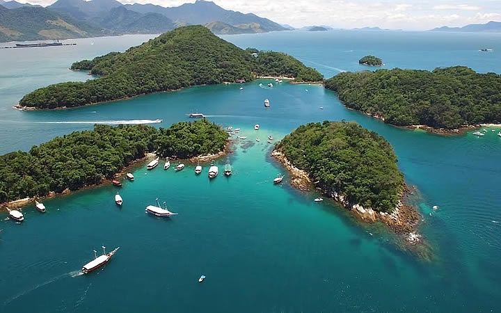 Lagoa Azul em Ilha Grande