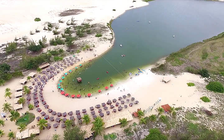 Lagoa de Pitangui em Genipabu Lagoa de Pitangui em Genipabu