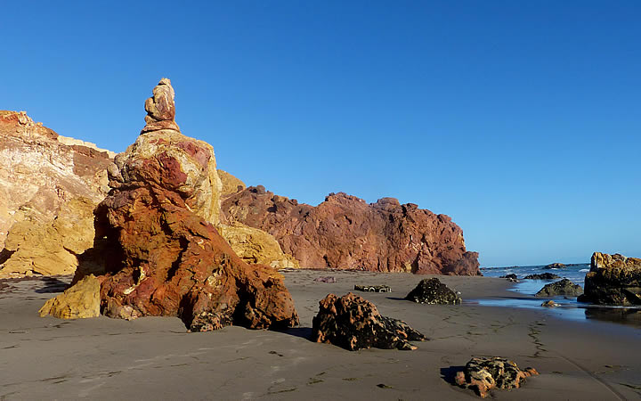 Pedras na Praia de Ponta Grossa Pedras na Praia de Ponta Grossa