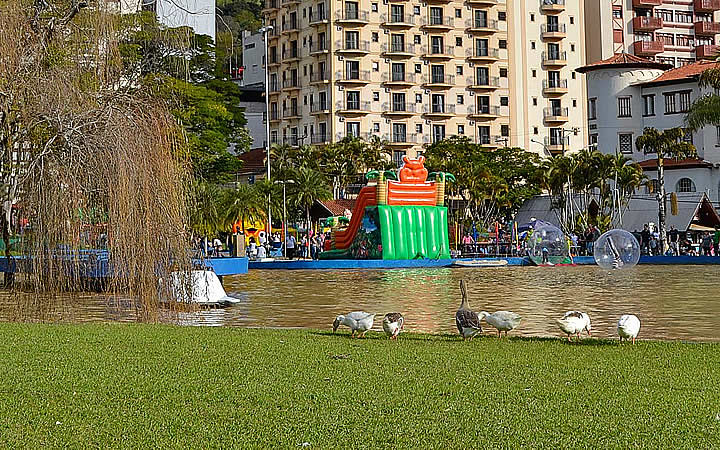 Praça Adhemar de Barros Praça Adhemar de Barros