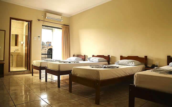 Quarto do Hotel Santo Graal em Aparecida do Norte Quarto do Hotel Santo Graal em Aparecida do Norte