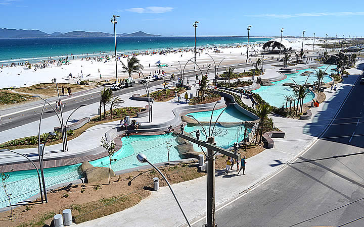 Vista de um prédio para a Praça da Águas em Cabo Frio Vista de um prédio para a Praça da Águas em Cabo Frio