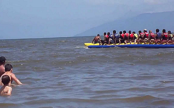 Banana Boat Praia da Cocanha Banana Boat Praia da Cocanha