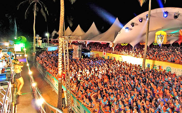 Bloco de carnaval em Porto Seguro Bloco de carnaval em Porto Seguro