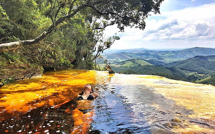 Cachoeira Janela do Céu em Ibitipoca MG Cachoeira Janela do Céu em Ibitipoca MG