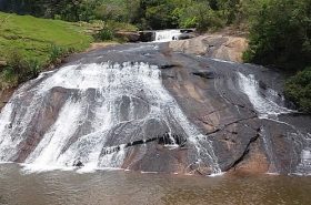 Cachoeira cruzeiro em Gonçalves Cachoeira cruzeiro em Gonçalves