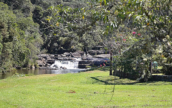 Cachoeira na Trilha das Cachoeiras em Cunha Cachoeira na Trilha das Cachoeiras em Cunha