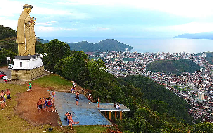 Local de salto de Asa Delta no Morro de Santo Antônio Local de salto de Asa Delta no Morro de Santo Antônio