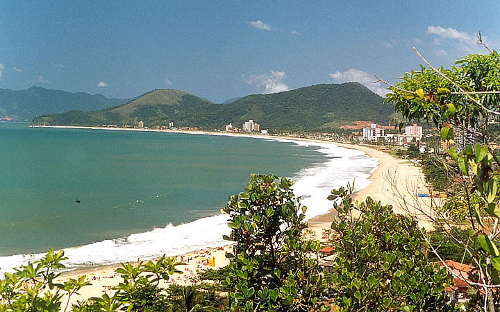 Orla da Praia de Massaguaçu em Caraguatatuba Orla da Praia de Massaguaçu em Caraguatatuba