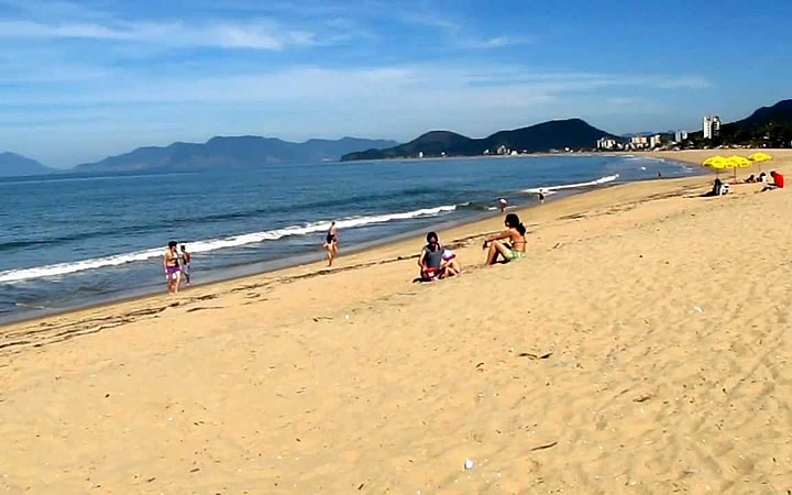 Pessoas na Praia da Cocanha Pessoas na Praia da Cocanha
