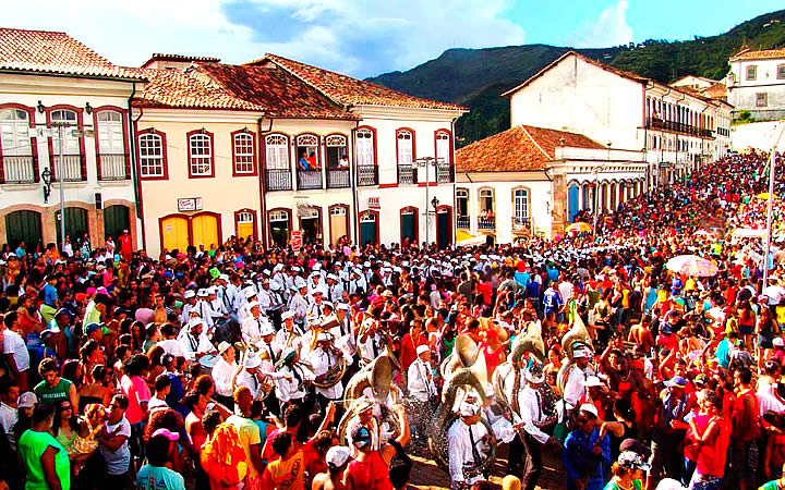Pessoas na rua - Carnaval de Ouro Preto Pessoas na rua - Carnaval de Ouro Preto