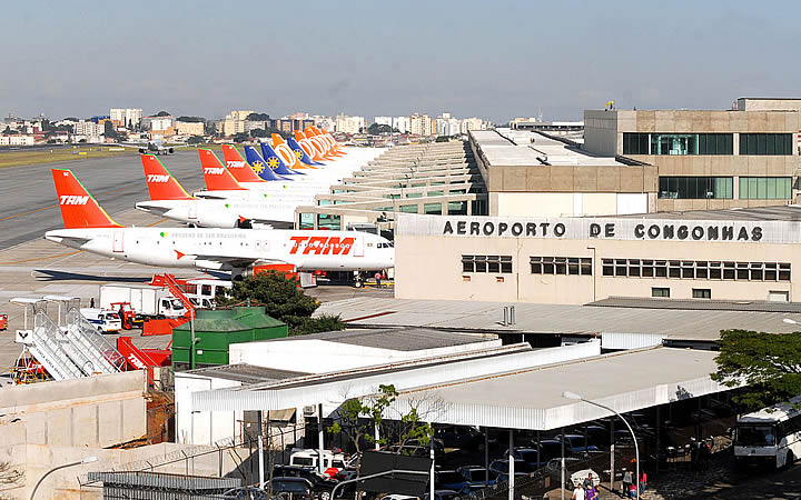 Aeronaves no aeroporto de Congonhas Aeronaves no aeroporto de Congonhas