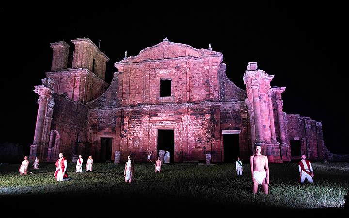 Espetáculo de Som e Luz – Ruínas - Dança contemporânea