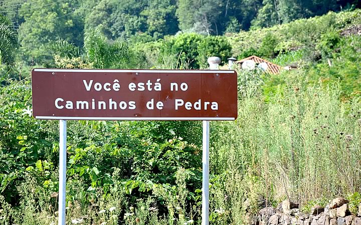 Placa - Caminhos de Pedra Placa - Caminhos de Pedra