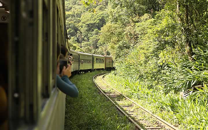 Como é feito o passeio de trem na Serra do Mar Como é feito o passeio de trem na Serra do Mar