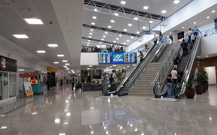 Escadas no aeroporto de Vitória Escadas no aeroporto de Vitória