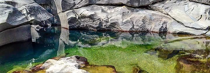 Lago no vale da lua - Chapado dos veadeiros Lago no vale da lua - Chapado dos veadeiros