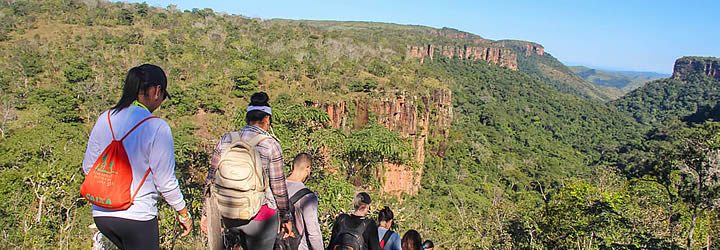 Pessoas fazendo o Circuito das Cavernas Pessoas fazendo o Circuito das Cavernas