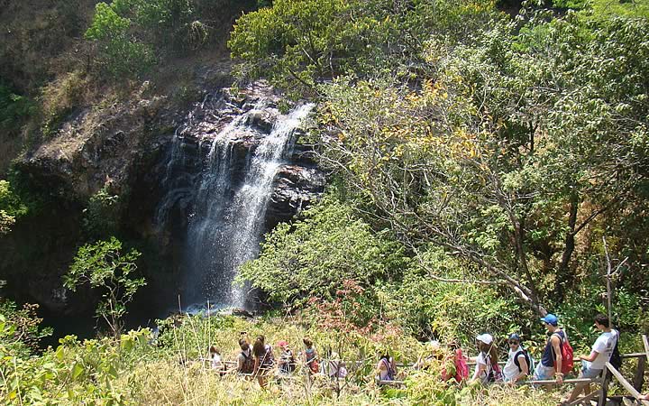 Vista aérea da cachoeira na trilha da Chapada Imperial Vista aérea da cachoeira na trilha da Chapada Imperial