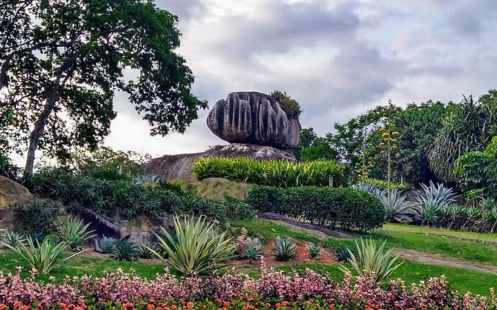Área de recuperação do Parque Pedra da Cebola Área de recuperação do Parque Pedra da Cebola