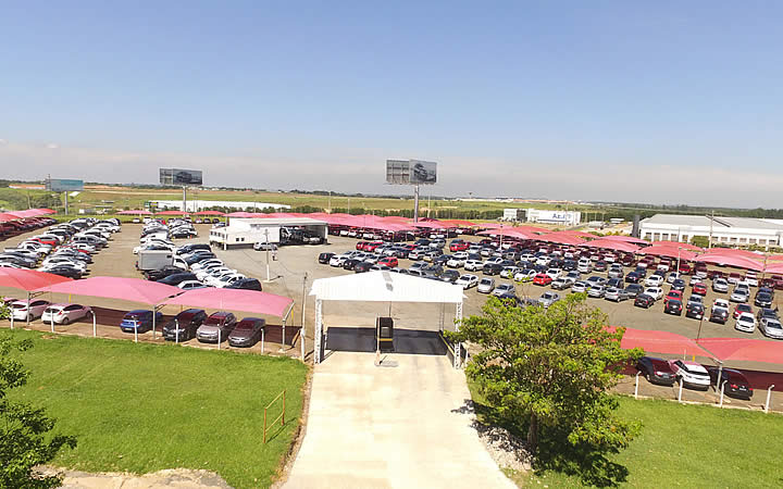 Carros no aeroporto Viracopos Carros no aeroporto Viracopos