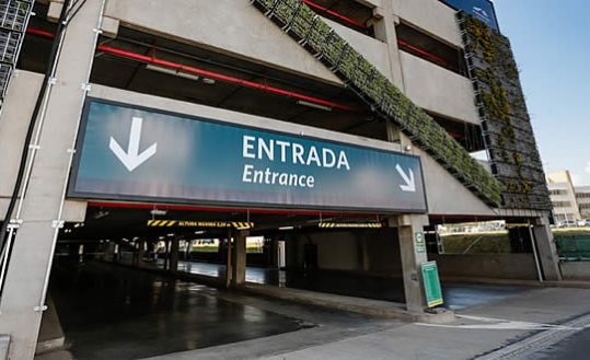Estacionamento do Aeroporto Viracopos em SP