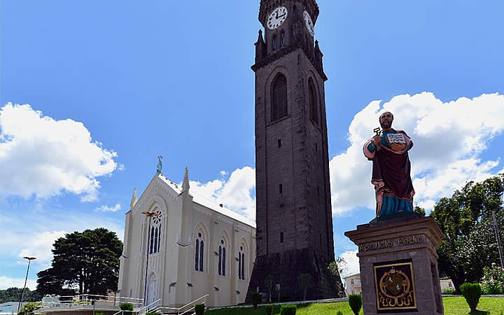 Igreja Matriz Nossa Senhora de Lourdes Igreja Matriz Nossa Senhora de Lourdes