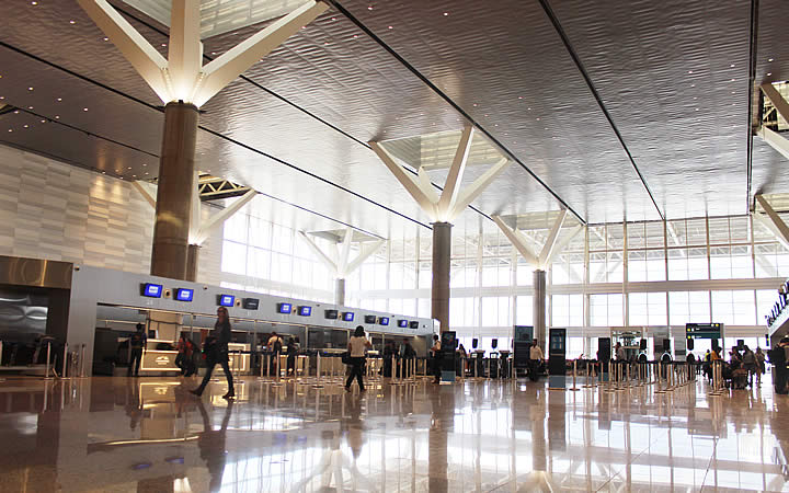 Pessoas no aeroporto de Viracopos Pessoas no aeroporto de Viracopos