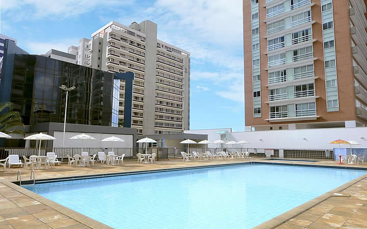 Piscina do Bristol La Residence Piscina do Bristol La Residence