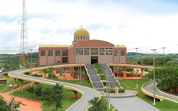 Santuário Basílica do Divino Pai Eterno Santuário Basílica do Divino Pai Eterno