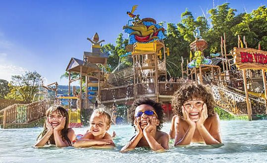 Crianças no Rio Quente Resorts